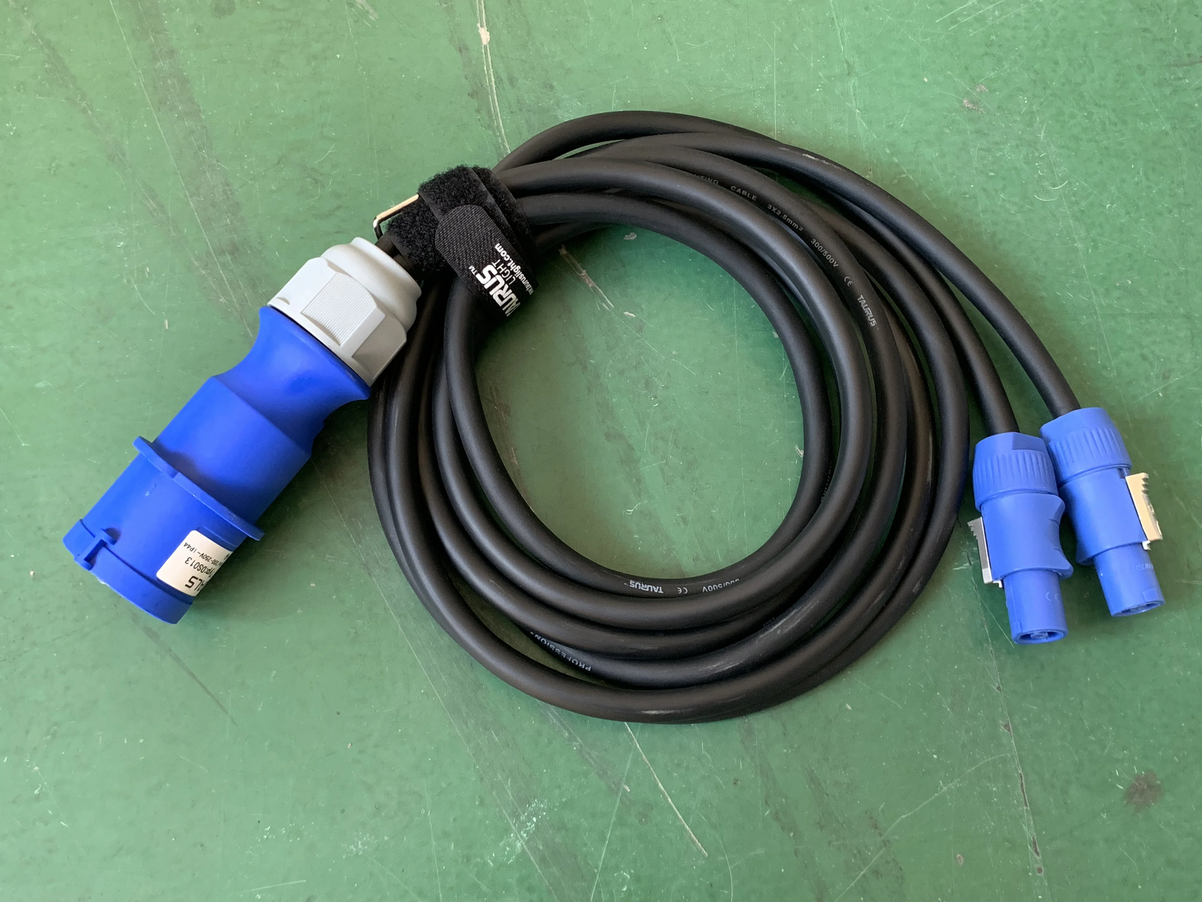 CEE16A 6 Way 3 Pin  Connector Cable 1.5-2.5mm Length Can Be Customized