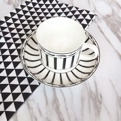 

Bone China Plate Western Food Plate Black and White Striped Coffee Cup Breakfast Plate Simple Coffee Cup Set