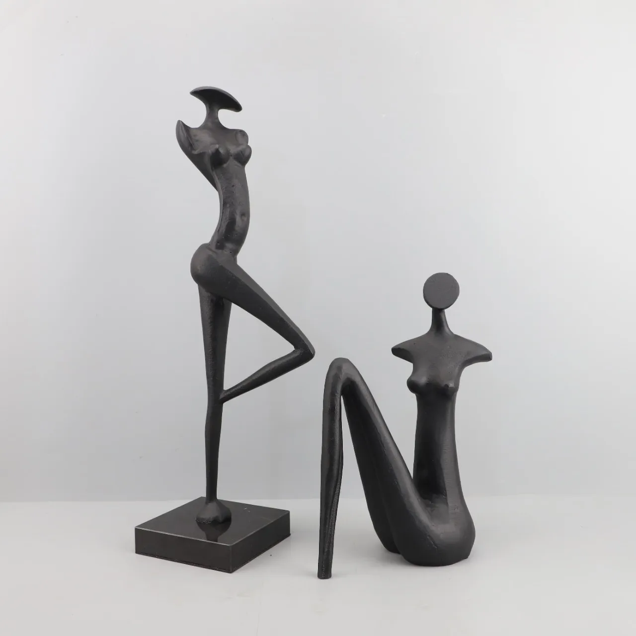 HYS European creative metal abstract figure sculpture art ornament TV cabinet model room living room home soft decoration