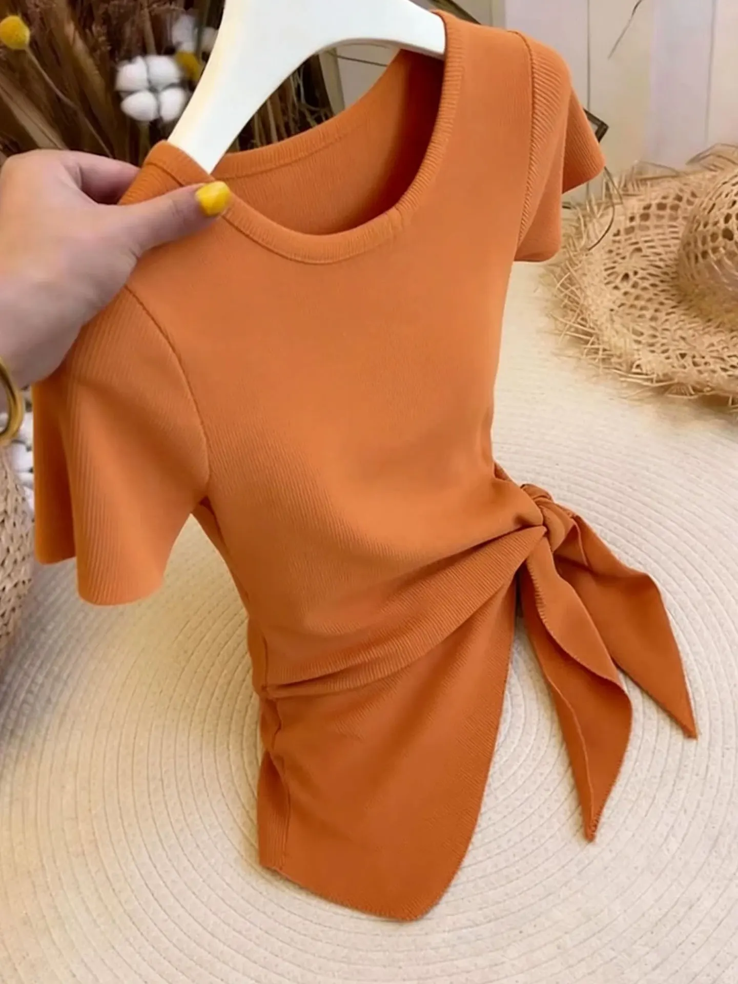 

Summer 2026 Pure Color round Neck Short Sleeve T-Shirt Design Sense Belt Waist Slimming Good Looking Small Shirt Top for Women