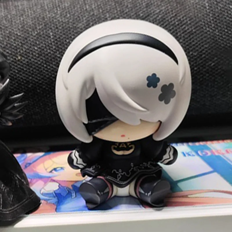 Nier Automata Animacja Gra Gadżety Peryferyjne Zabawki Magnesy na Lodówkę 2B i 9S Figurki Niezruchome Ozdoby Pokojowe Zabawka Prezent Niespodzianka