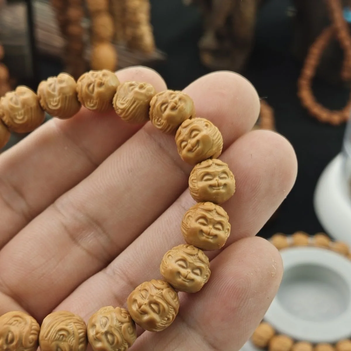 2026 New Exquisite Monkey Head Walnut Carved Sun Wukong Wenwan Bracelet Unisex Handmade Vintage Jewelry for Men Women Daily Wear
