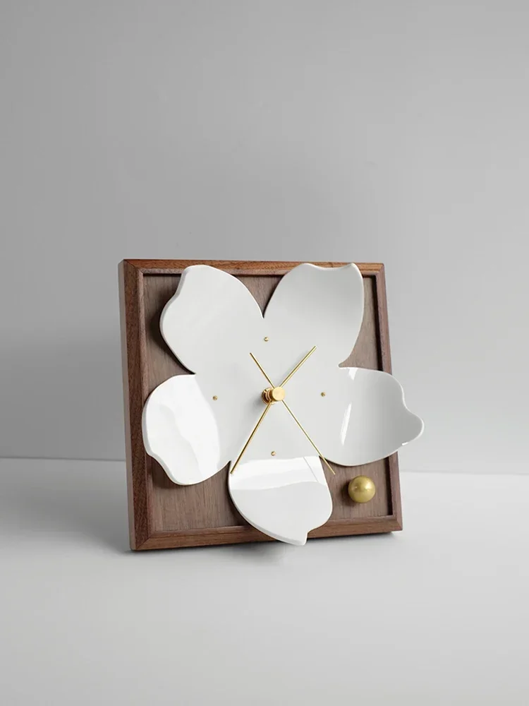 Miscellaneous new original lovely cherry blossom clock Nordic minimalist fashion living room desktop silent decoration.