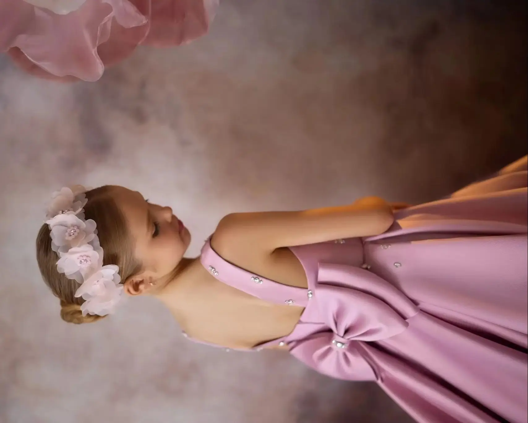 Vestido de Comunión Formal Personalizado con Apliques de Encaje, Cuello Redondo, Manga Corta, Lazo, Corte en A, Largo Midi, para Niña de las Flores