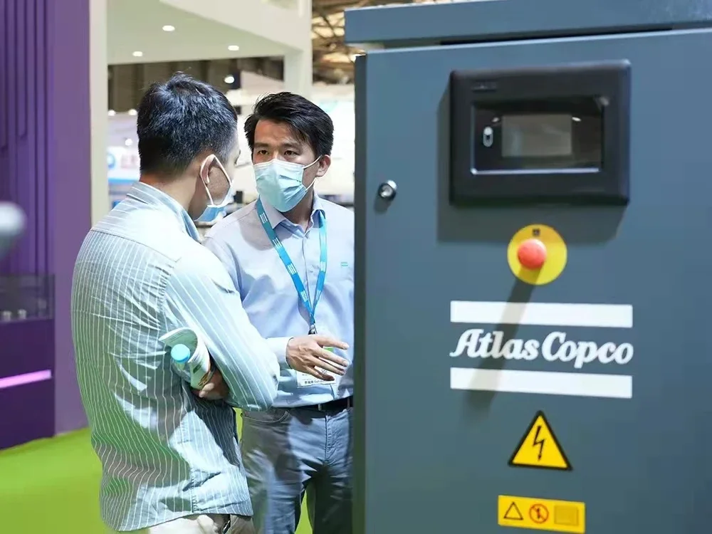 High Quality Atlas Copco Screw Air Compressor Head Air End 1616757580 1616757590