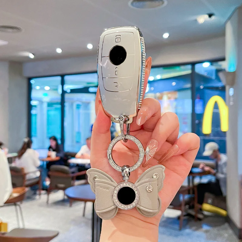 

Suitable for Mercedes Benz C E A B S Class GLE GLA GLB GLC GLS AMG keychain exquisite durable car interior shiny key shell