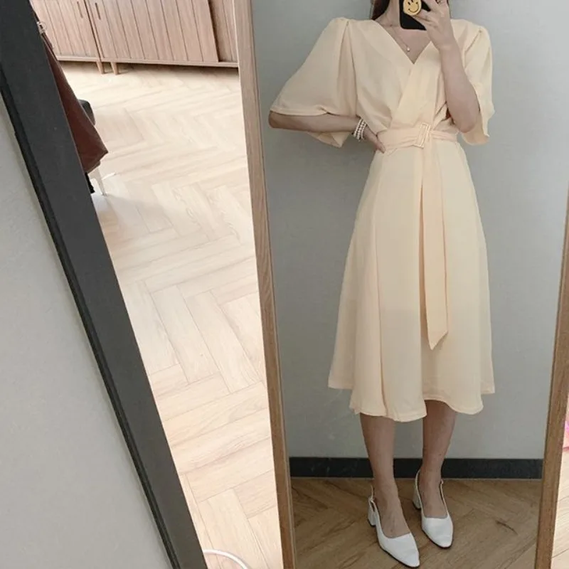 REALEFT Frühling Sommer Damenkleider mit ausgestellten Ärmeln, Schärpen, 2025, neues vorderes Kreuz, V-Ausschnitt, elegantes, lässiges, gerades Kleid für Damen