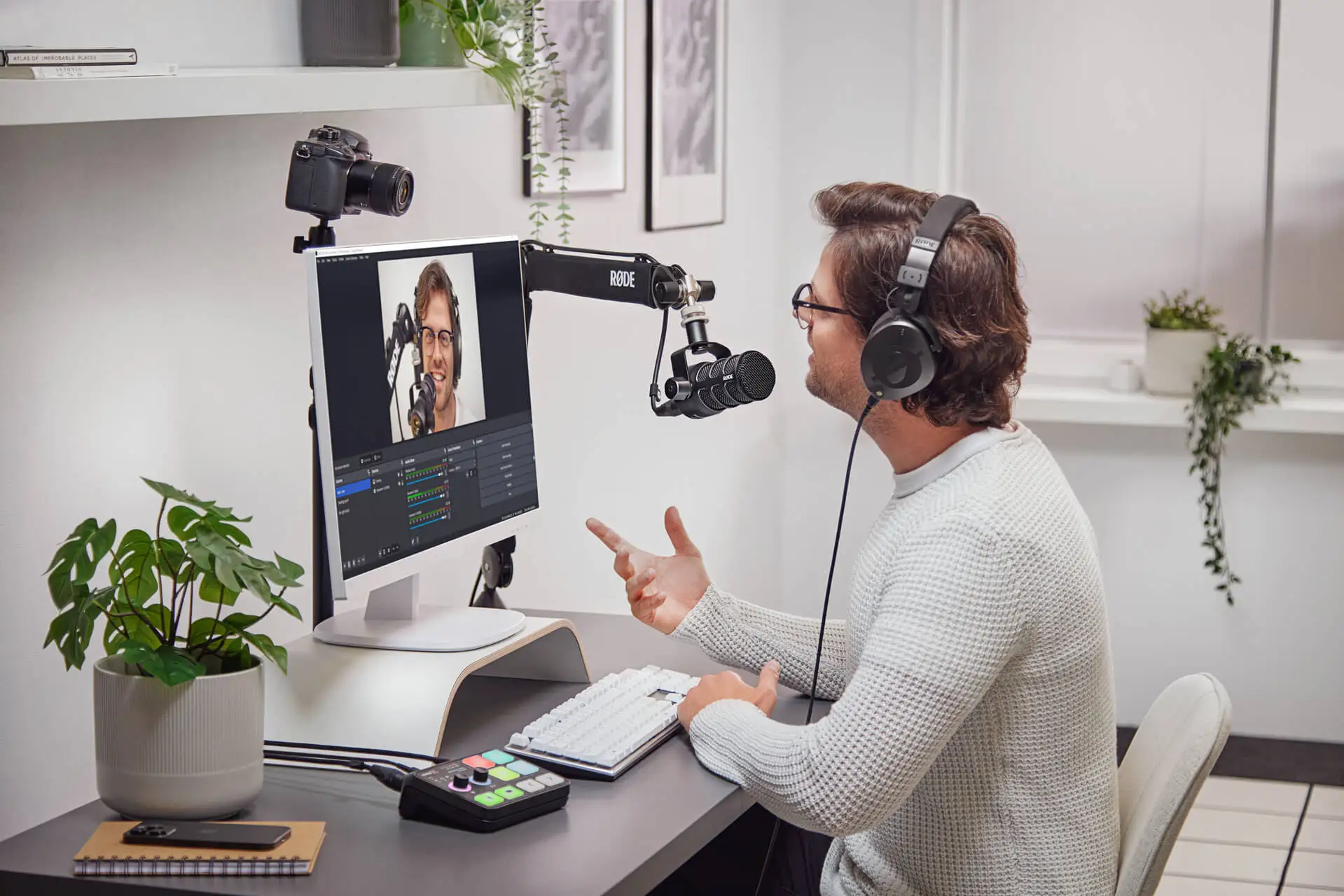 RODE PodMic USB Versatile Dynamic Broadcast Microphone With XLR & USB Connectivity for Podcasting Streaming Gaming Music-Making