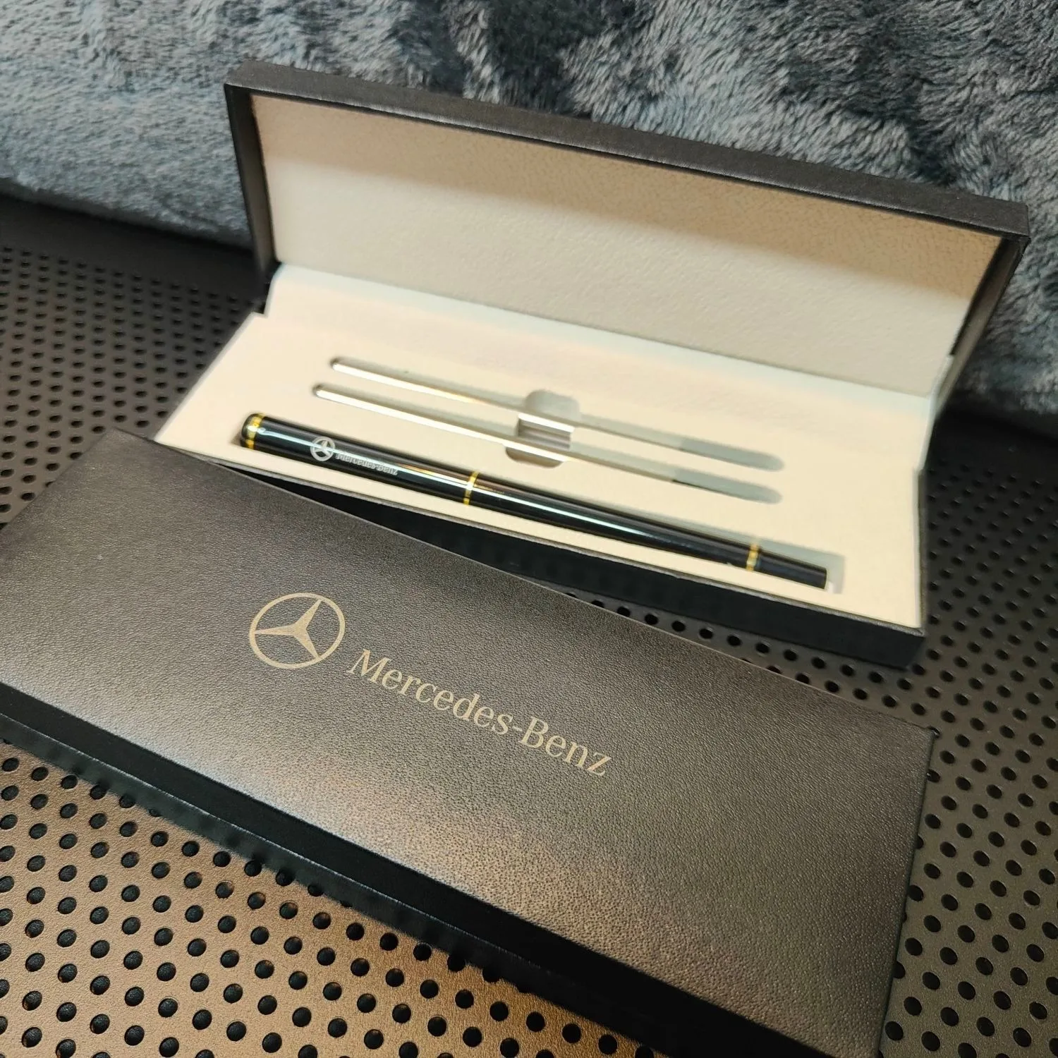 Luxury Metal Ballpoint Pens Signature Pens Gift Box Packaging Car Accessory For Mercedes Benz AMG W206 W204 W205 W212 W213 W221