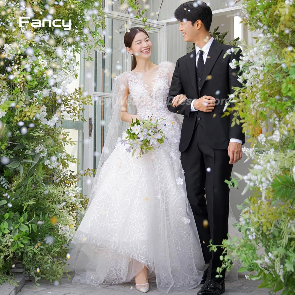 

Fancy Elegant Lace A Line Wedding Dress Korea PhotoShoot O Neck Soft Tulle Bridal Gown Floor Length Bridal Dresses 웨딩드레스