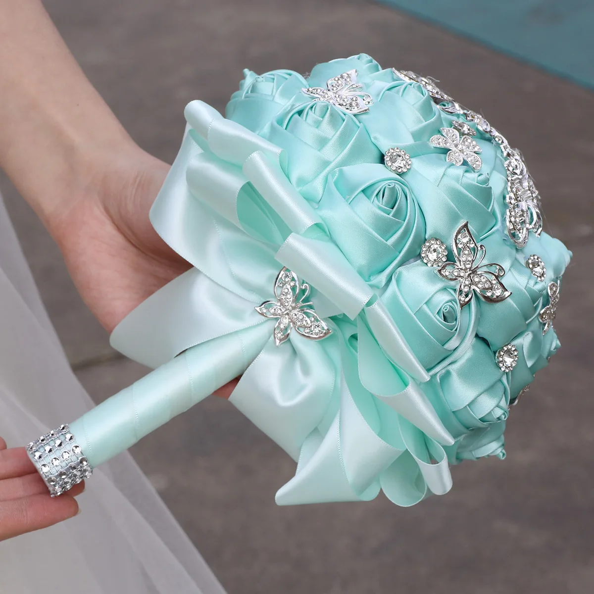 

Lemon Green Bridal And Bridesmaid Bouquets Exquisite Rhinestones Silk Roses And Pearls Handmade Sisters Wedding Bouquets