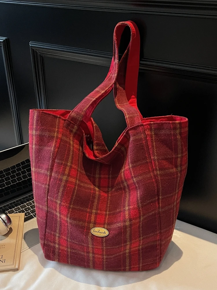 bolsa-tote-ande-de-capacidade-dupla-face-com-estampa-xadrez-retro-simples-e-versatil-para-mulheres-estilo-casual-outono-2025