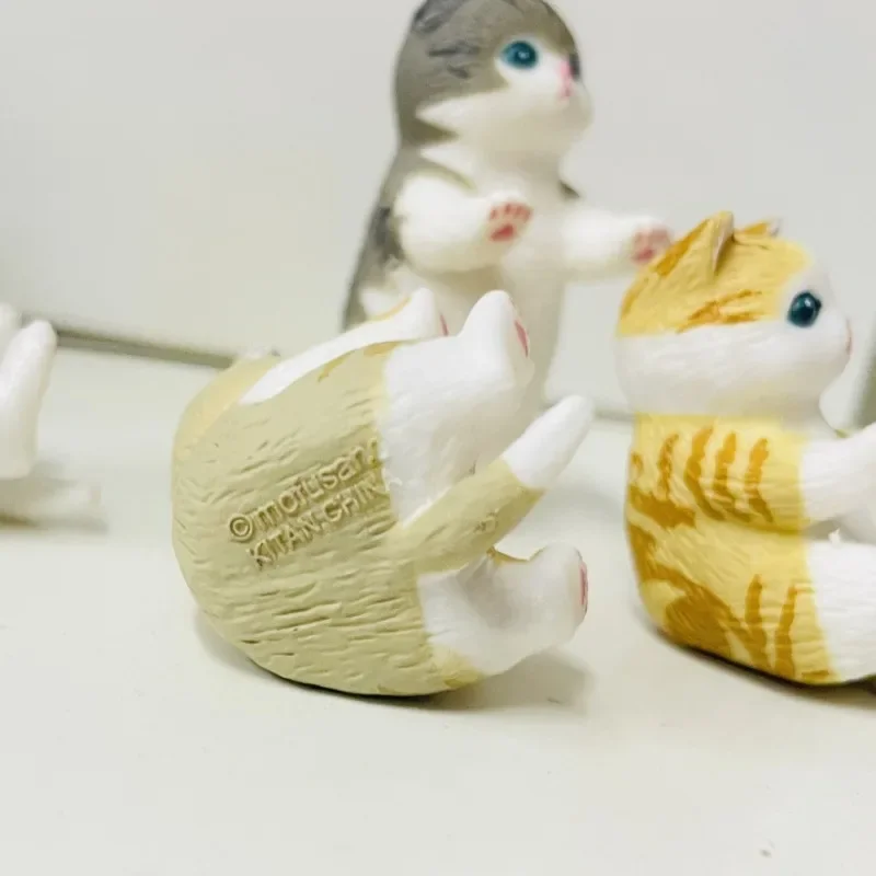 1PC Cat Park Series PVC Cat Slide Action Figure - Random Color Cute Display Or Play Toy