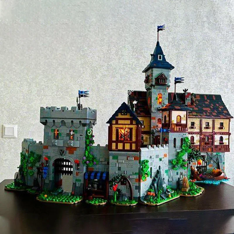 6560ピース MOC モジュール式 ブラックファルコンの城 城の組み立てブロック クリスマス クリエイティブ 手作り DIY ギフト 愛好家へのギフトに最適