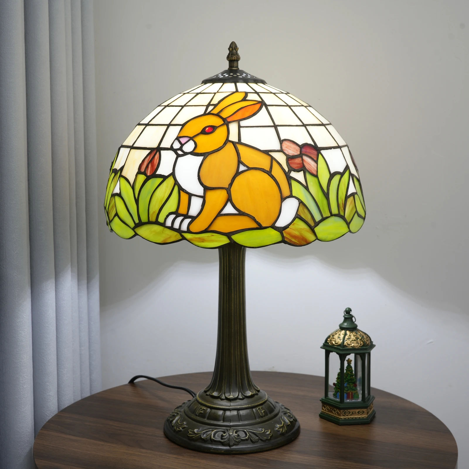 Retro Table Lamp Easter Bunnies Rabbit Floral Nightstand Lamp stained glass Lamp Shade Bedside Desk Lamp for Living Room Bedroom
