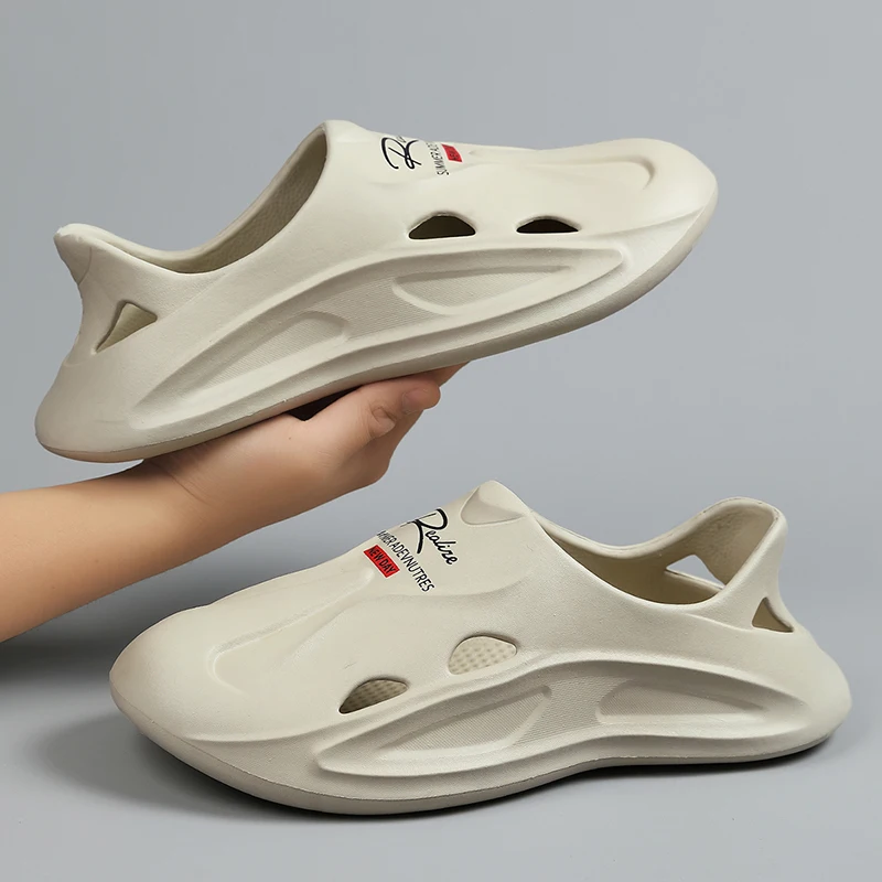 أحذية رجالية صيف 2025 جديدة غير قابلة للانزلاق ومضادة للرائحة أحذية الشاطئ الخارجية قابلة للتنفس صنادل للرجال #1
