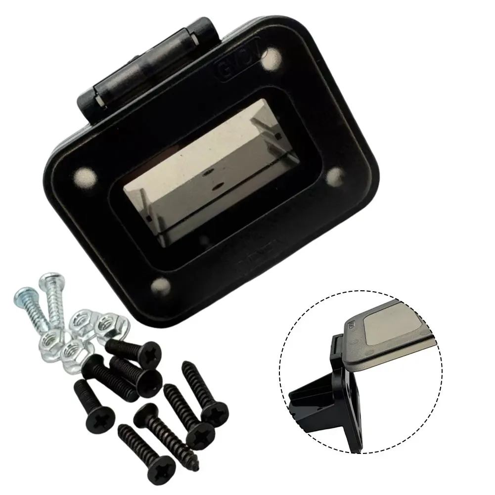 

Разъем для аккумулятора Quick Connect на 50 А с панелью для скрытого монтажа и водонепроницаемой прозрачной крышкой для наружных и морских применений