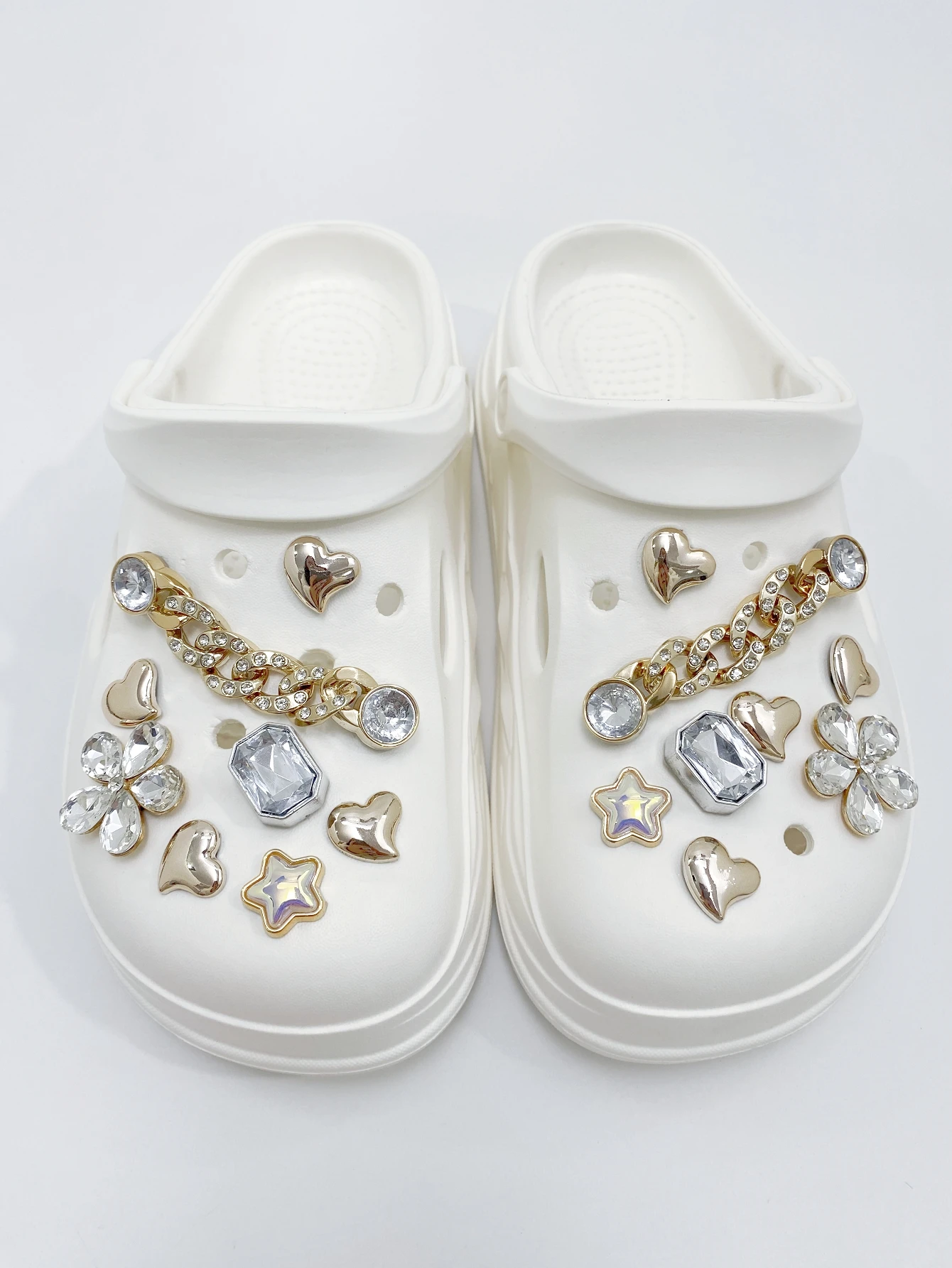 16 pieces of gold ABS diamond chain, white ABS diamond flower, gold heart, five-pointed star shoe buckle DIY decoration, suitabl