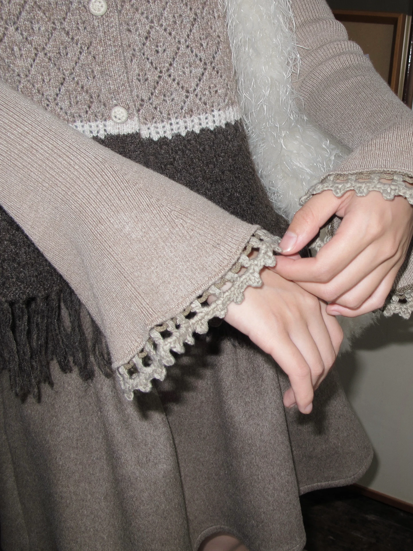 

Облегающий вязаный свитер с высоким воротником и рукавами-колокол, эластичный, с кружевной отделкой, осенне-зимний, женский базовый топ, модный повседневный стиль