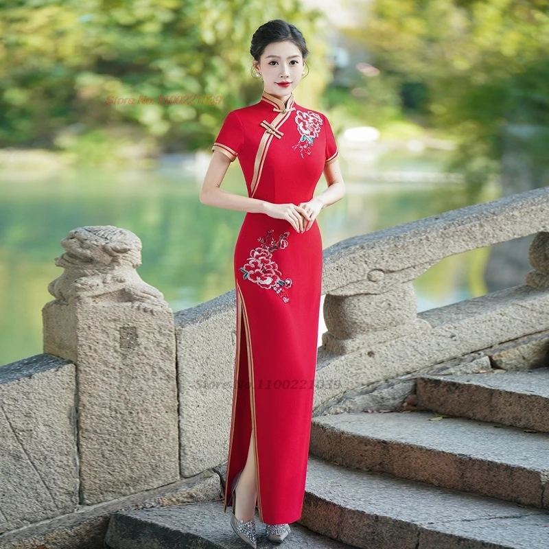 

2026 Китайское сценическое платье-ципао, традиционный наряд, улучшенный чонсам с цветочной вышивкой, ретро-платье для банкетов и вечерних мероприятий.