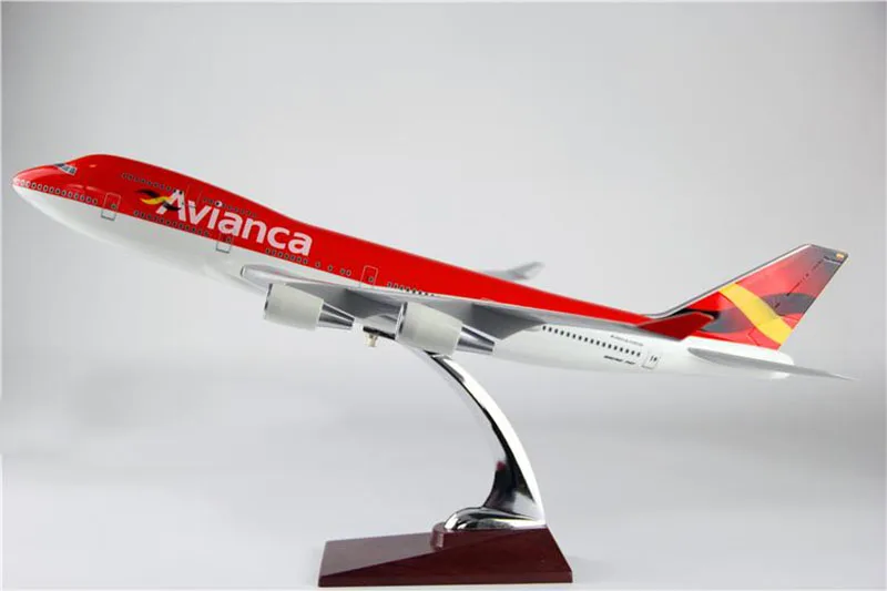 

47CM Plane 1/150 Scale Airplane B747 Aircraft Plane International Colombia AVIANCA Airline Model Resin Material Toy Model