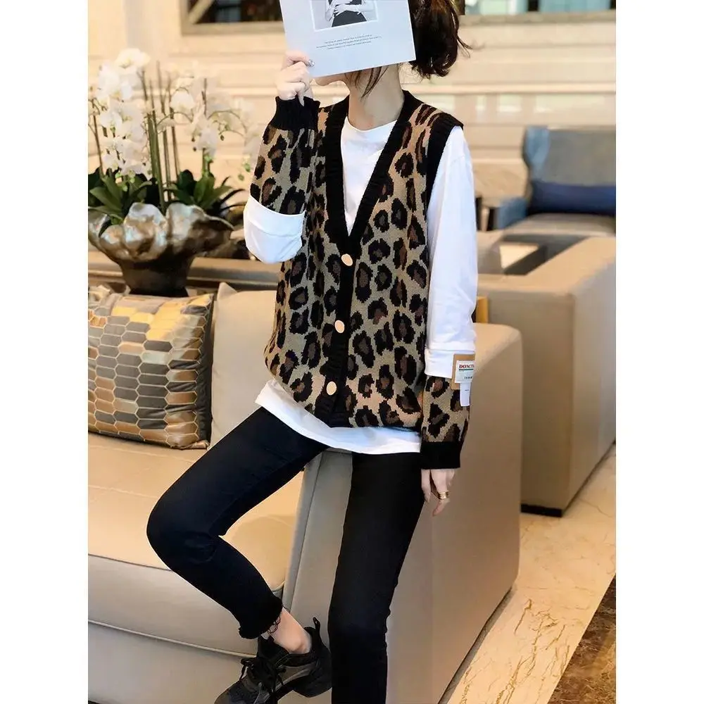 Leopard pattern waistcoat cardigan vest women early spring 2023 loose V-neck knitted cardigan outer jacket waistcoat vest female