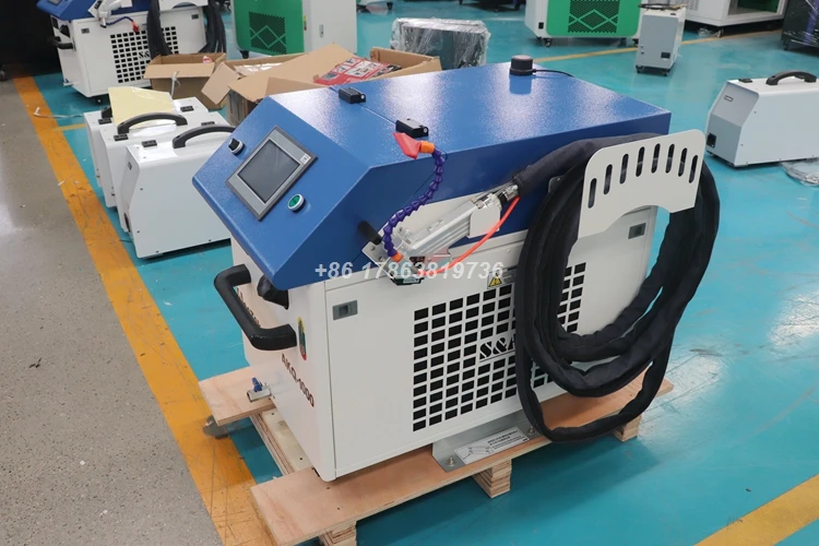 เครื่องทำความสะอาดเลเซอร์เบอร์600มม. ความเร็วสูง1000W 1500W 2000W 3000W เครื่องทำความสะอาดเลเซอร์สำหรับกำจัดสนิม
