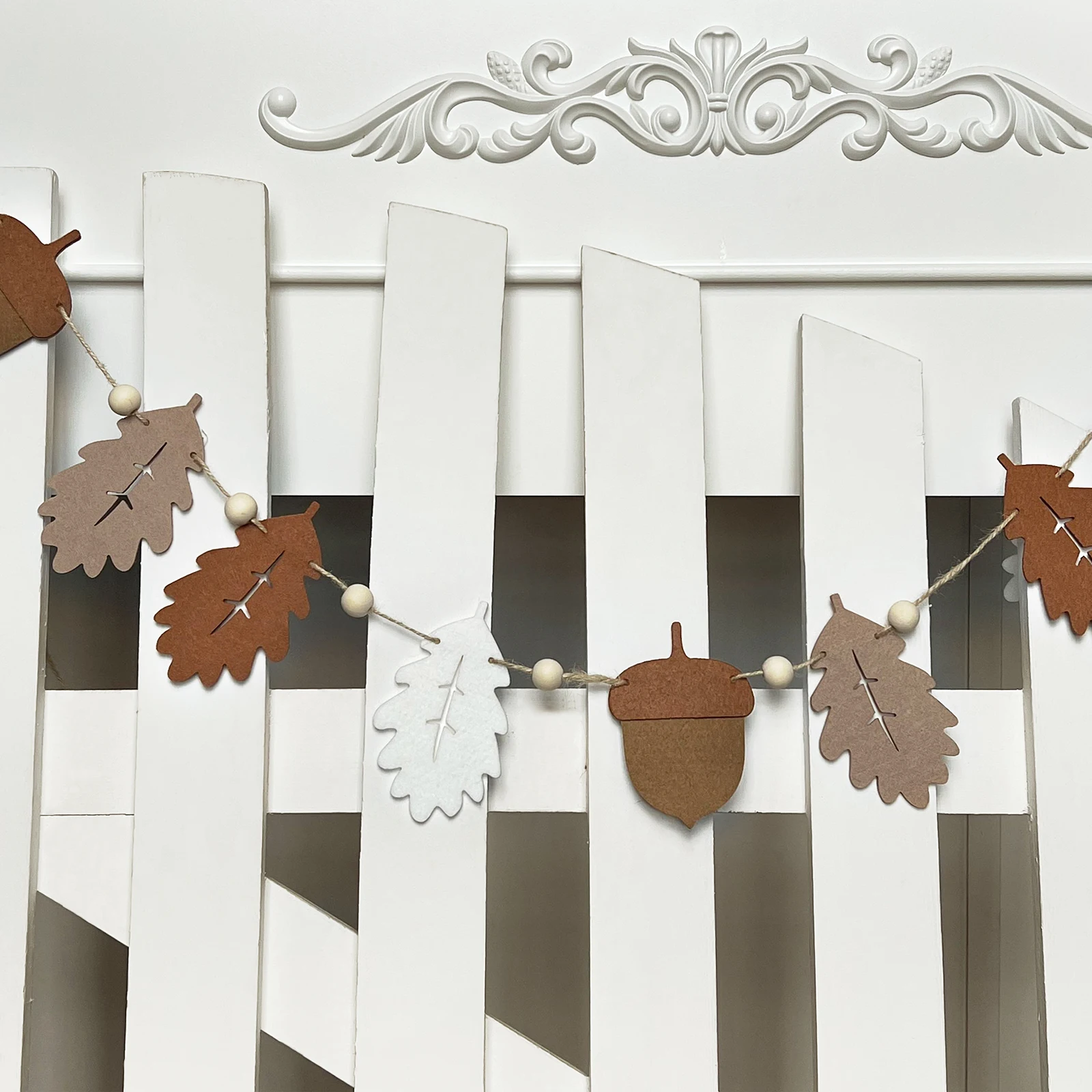 1pc Fall Garland Acorns and Oak Leaves, Neutral Autumn Banner, Felt Leaves and Wood Beads, Thanksgiving Home Decor