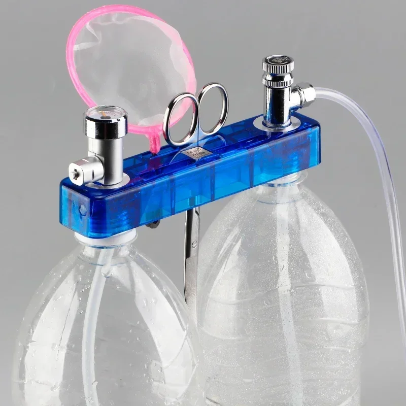 水槽用co2発生装置キット。圧力計付きco2ディフューザー、安全弁、エアフロー調整器、水草用レギュレーター、各種アクセサリーが含まれます。