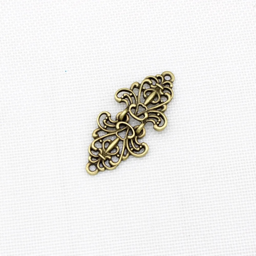 Vintage Hollow Alloy Sweater Buckle Knot Button Cape Cloak Clasps Fasteners Shawl Dress Cardigan Clips for Hand Sewn Clothing