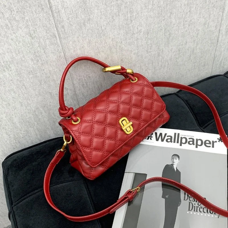 

Fashionable Ladies Hand Bags Crafted From Premium Leather Featuring Casual Simple Vintage And Paris Vintage Style​