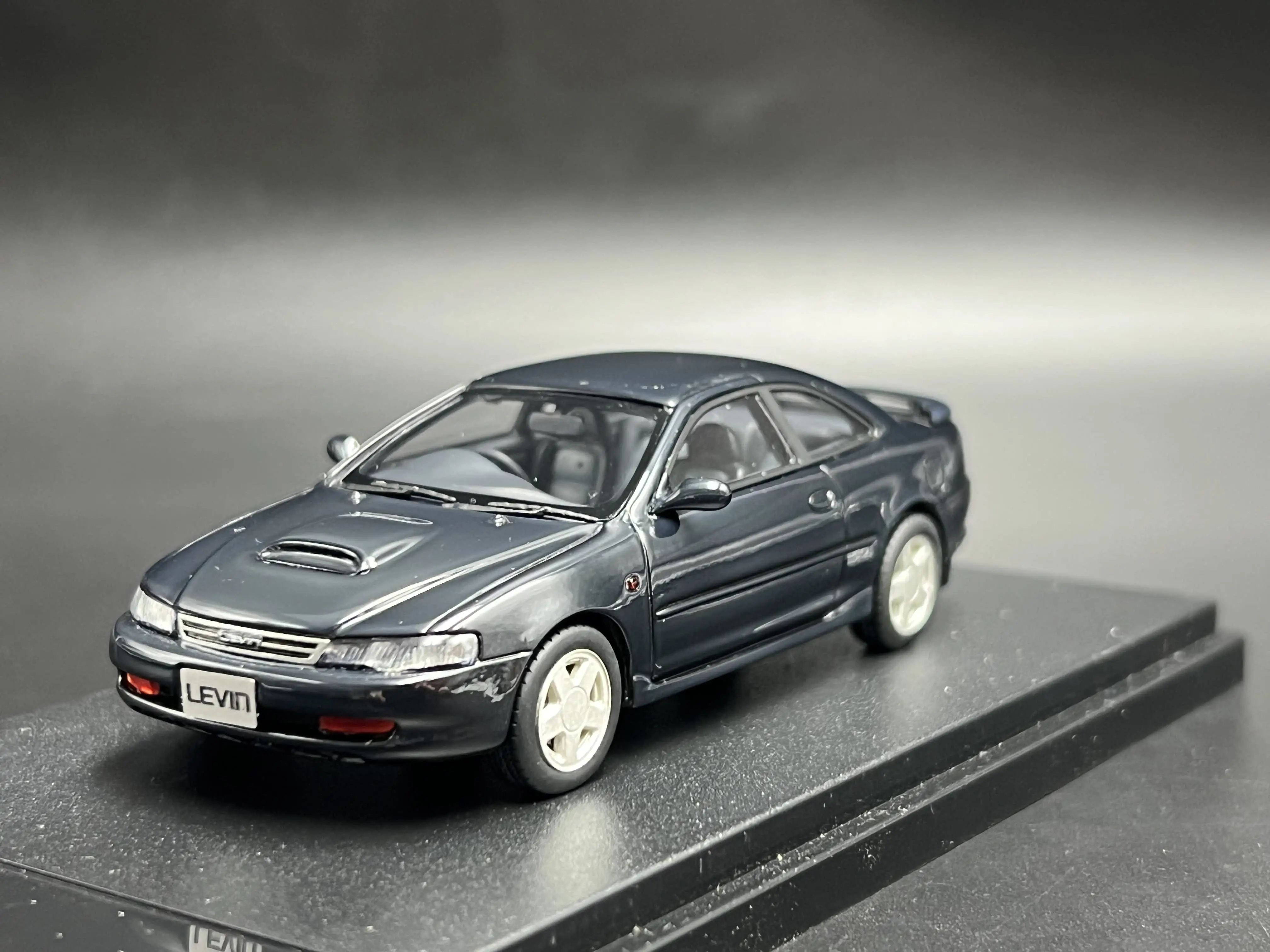 Hi-Story Modèle de voiture en résine Toyota GT-Z COROLLA LEVIN 1991 à l'échelle 1:43