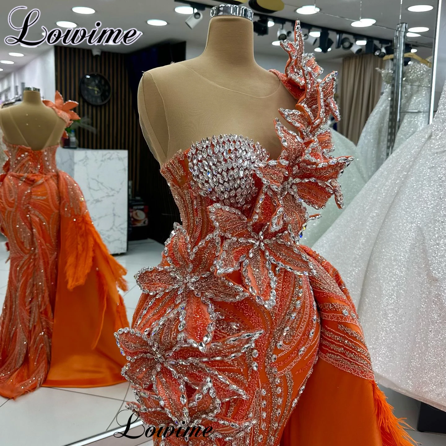 High Fashion Orange Celebrity Dresses With Detachable Train Sheer Neck Evening Dresses Luxury Vestidos De Gala Photography Gowns