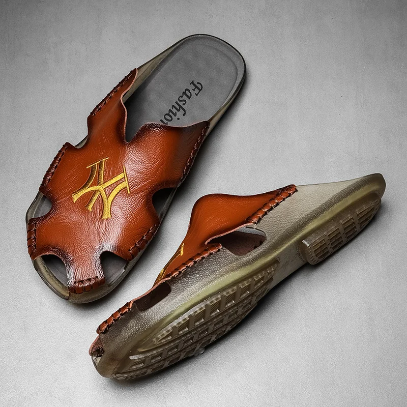 

Casual Leather Sandals for Men Summer Closed-toe Slippers Mens Fashion Beach Shoes 2026 New Design Leather Flats Shoes for Man