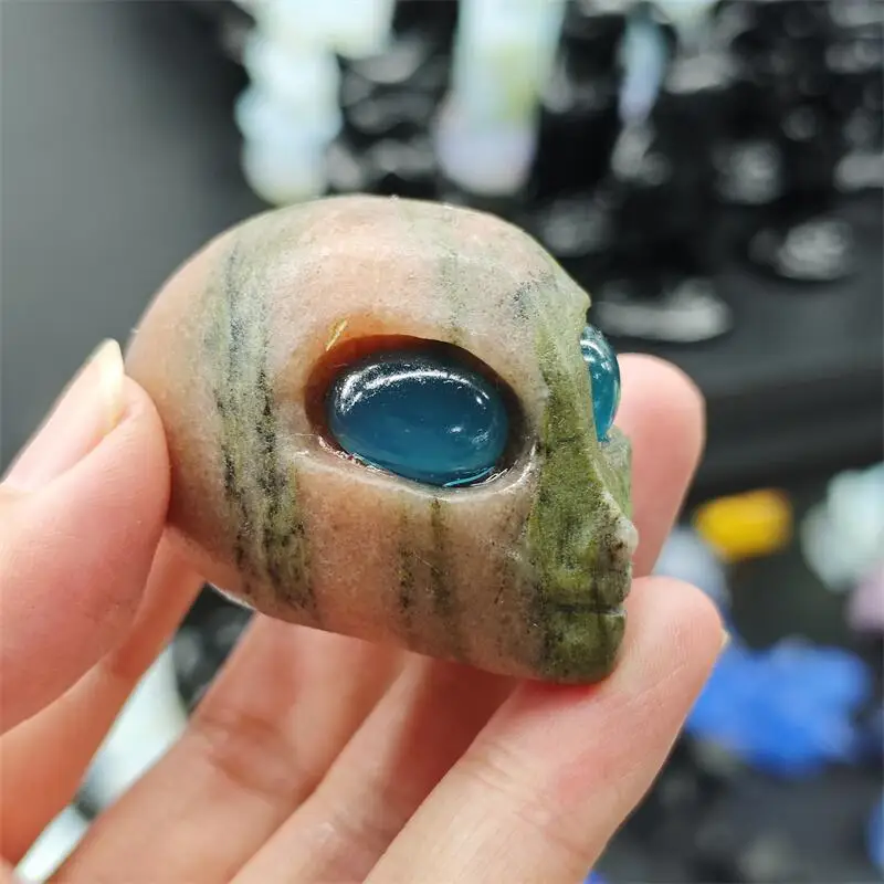 Natural Quartz Stone Alien Skull Healing Fengshui Gemstones HomeDecoration Holiday Gift 1PCS view 2