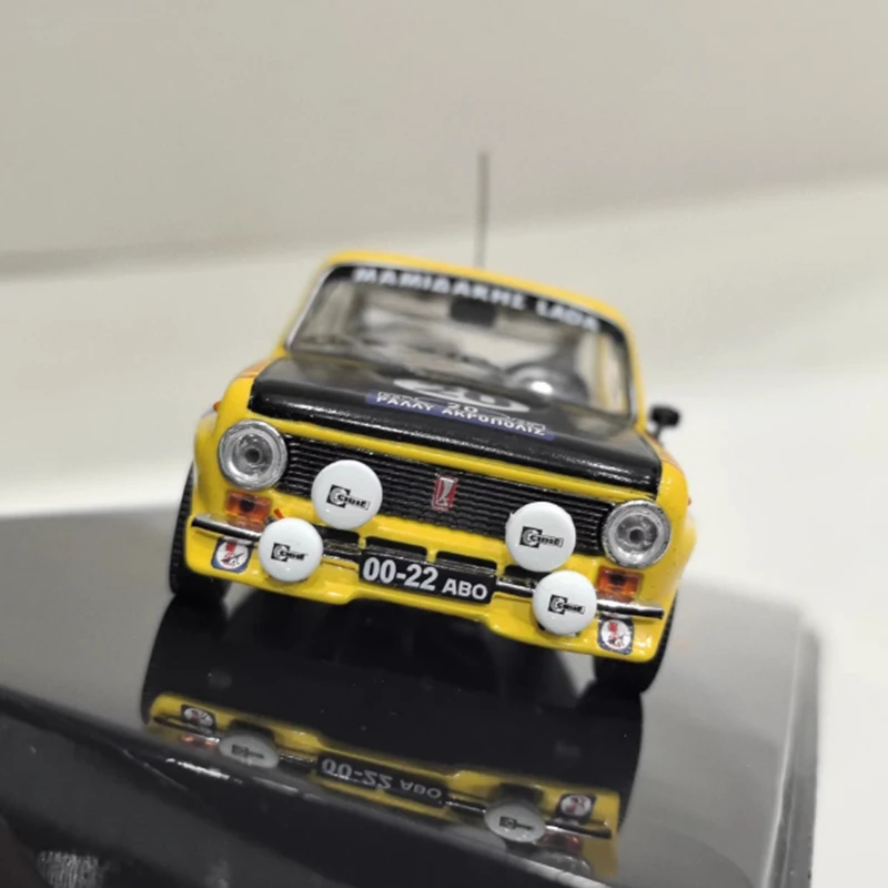 

IXO 1:43 Масштаб LADA 1600R # 20 1978, имитация модели автомобиля из сплава, статическая коллекция, украшенные праздничные подарки, игрушки, сувенирный подарок