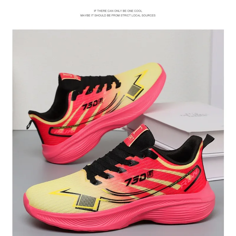Chaussures de sport pour femmes au printemps, nouvelles chaussures de course en maille respirantes et confortables à la mode pour couples, chaussures de course marathon