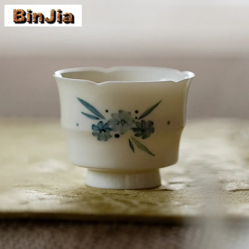 

120ml Hand-painted Blue And White Flower Mouth Teacup Retro Tea Bowl Water Jug Tea-tasting Smelling Cup Chazhan Master Cups Gift