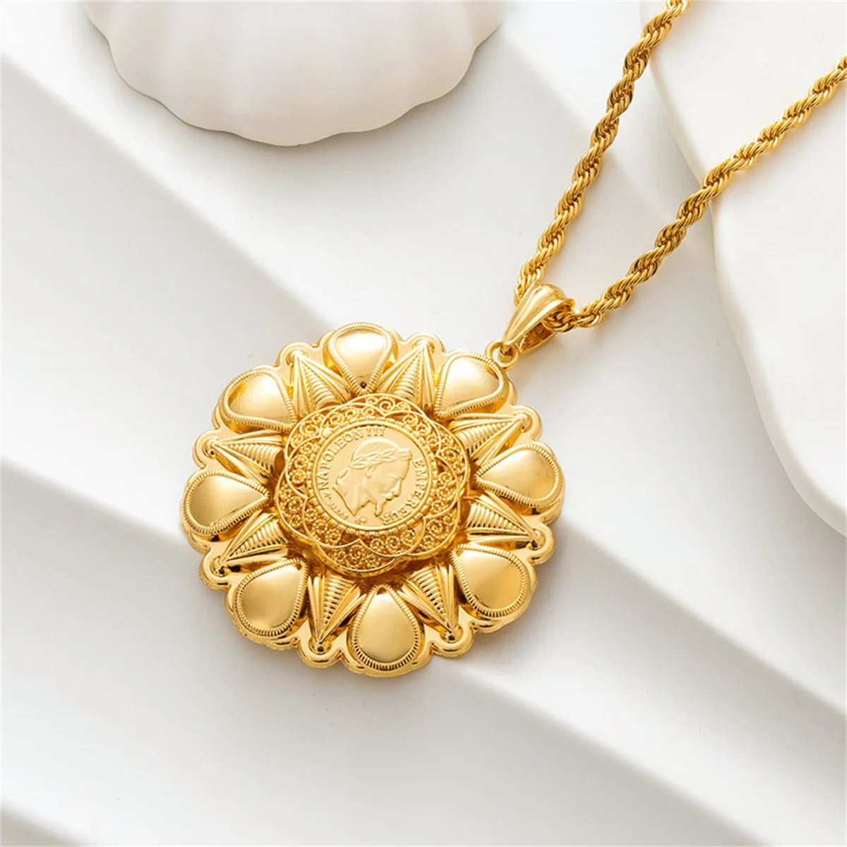 

Shimmering Gold Arab Style Plated Necklace For Ladies Luxurious Double-Layer Pattern Engraved Portrait Design Coin Accessory
