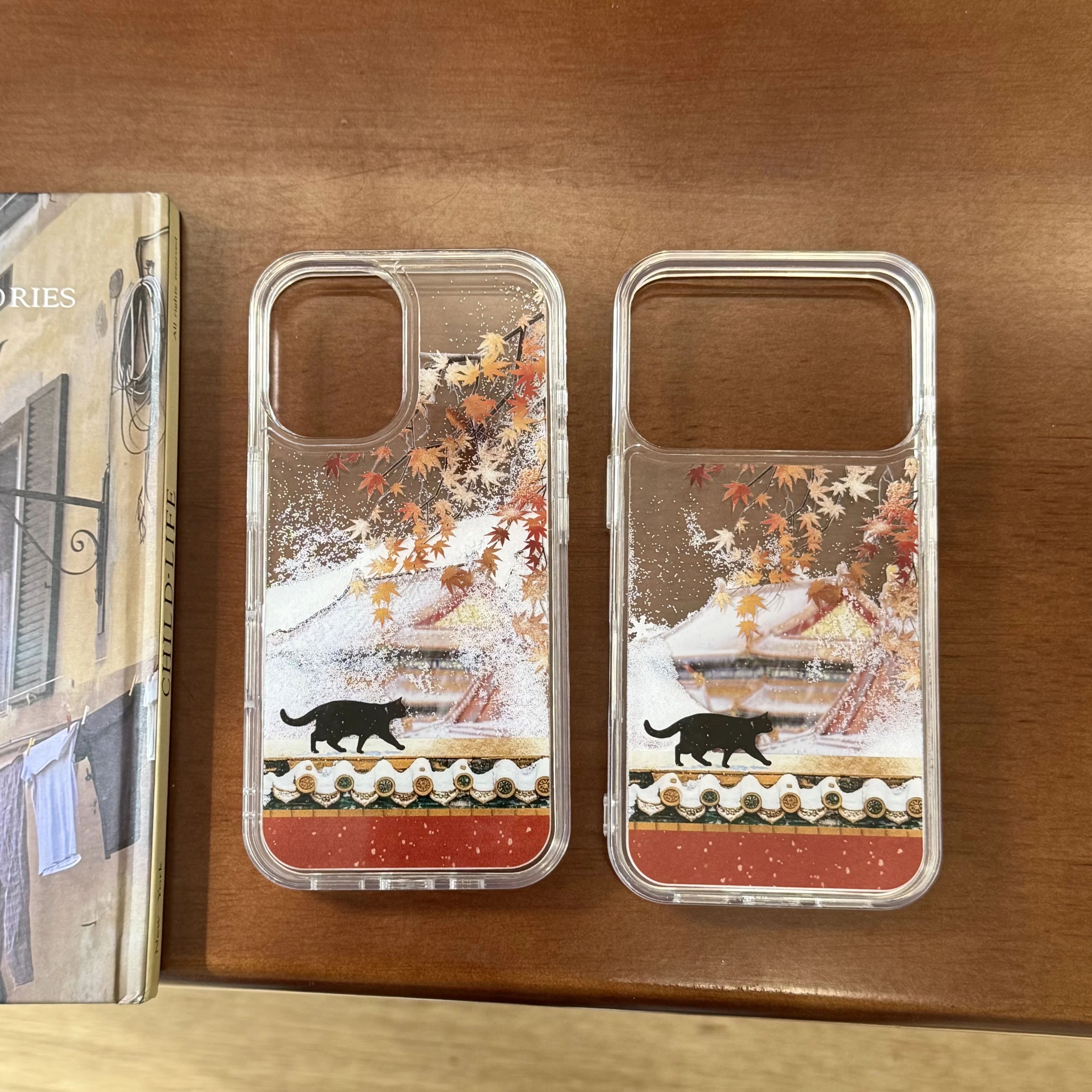 

Чехол для телефона в китайском стиле «Запретный город» с красными кленовыми листьями и зыбучим песком для iPhone 17, 16, 15, 14, 13 Pro Max, задняя крышка