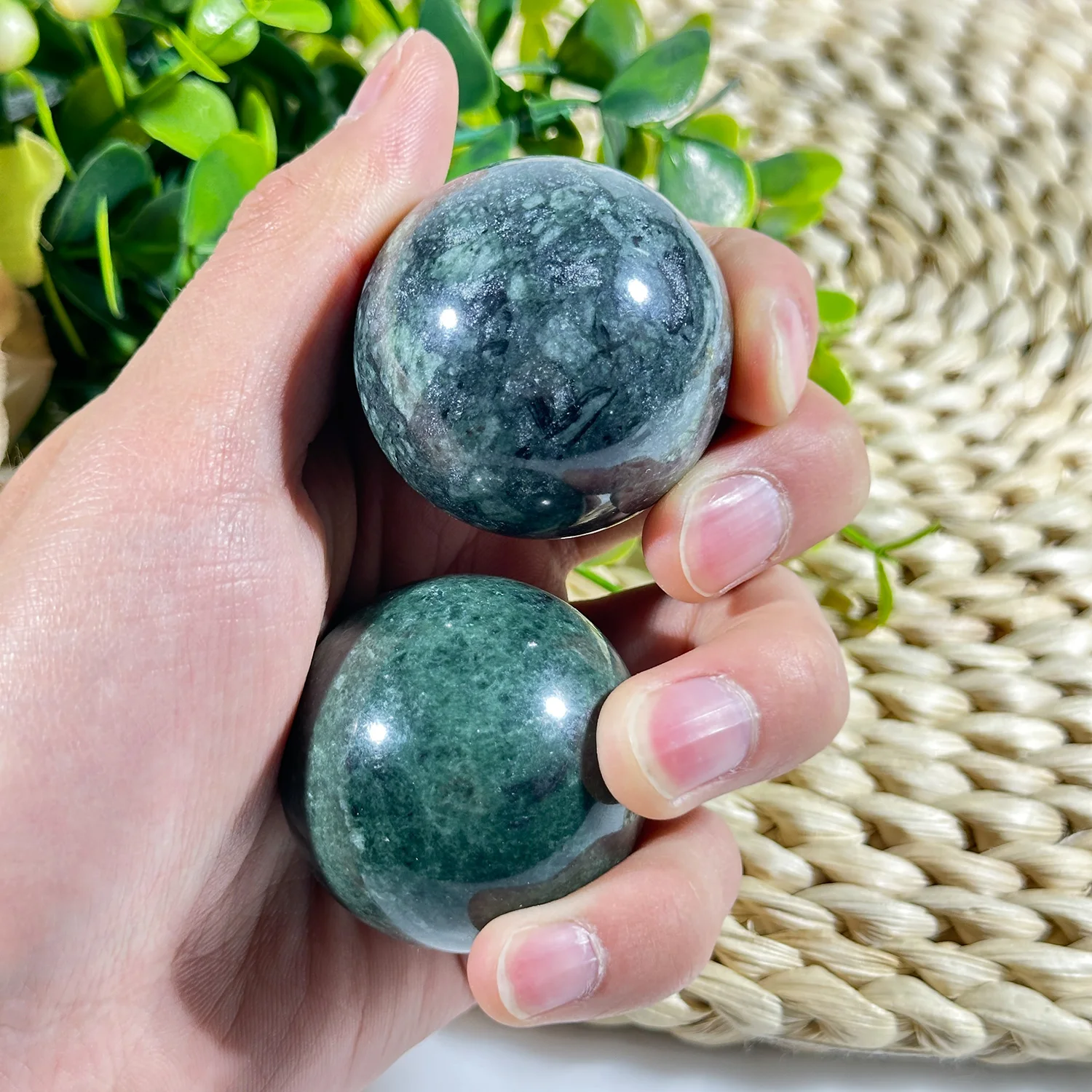 2PCS Natural Jade Fitness Handball,Tai Chi Ball, Massage and Health Care,Nü Wa Stone,Strong Magnetic Therapy Fitness Handball