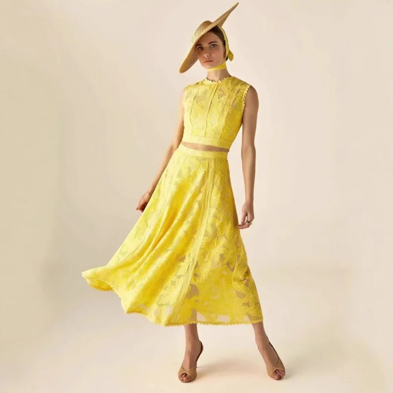 

Vacation Style 2025 Spring and Summer round Neck Sleeveless Short Top + High Waist Flower Embroidery A- line Skirt Long Skirt Su