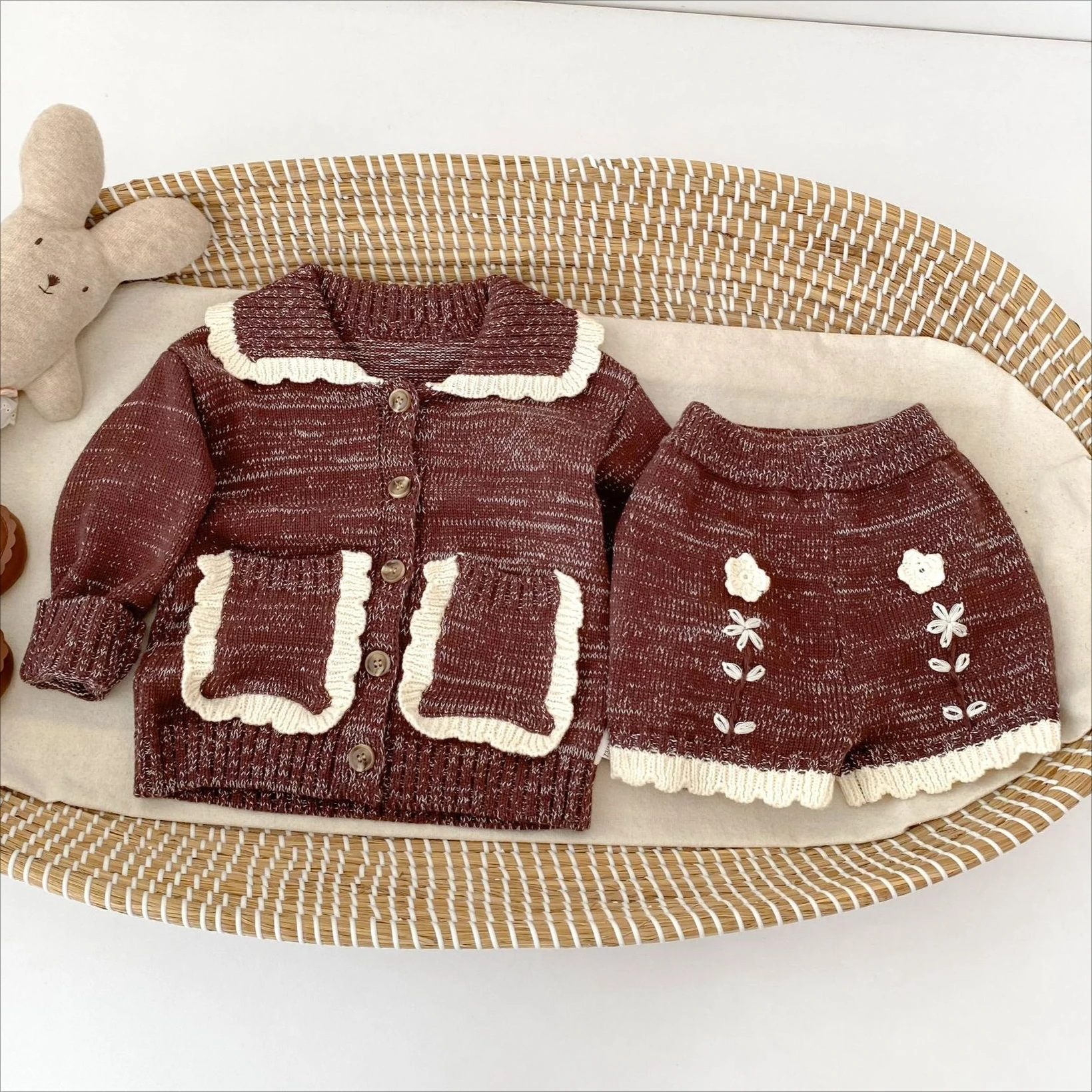 Girls' Suit 2026 Autumn and Winter New Childrens Clothing Girl Baby Hand Hook Flower Color Knitted Pants Sweater Two-piece Set