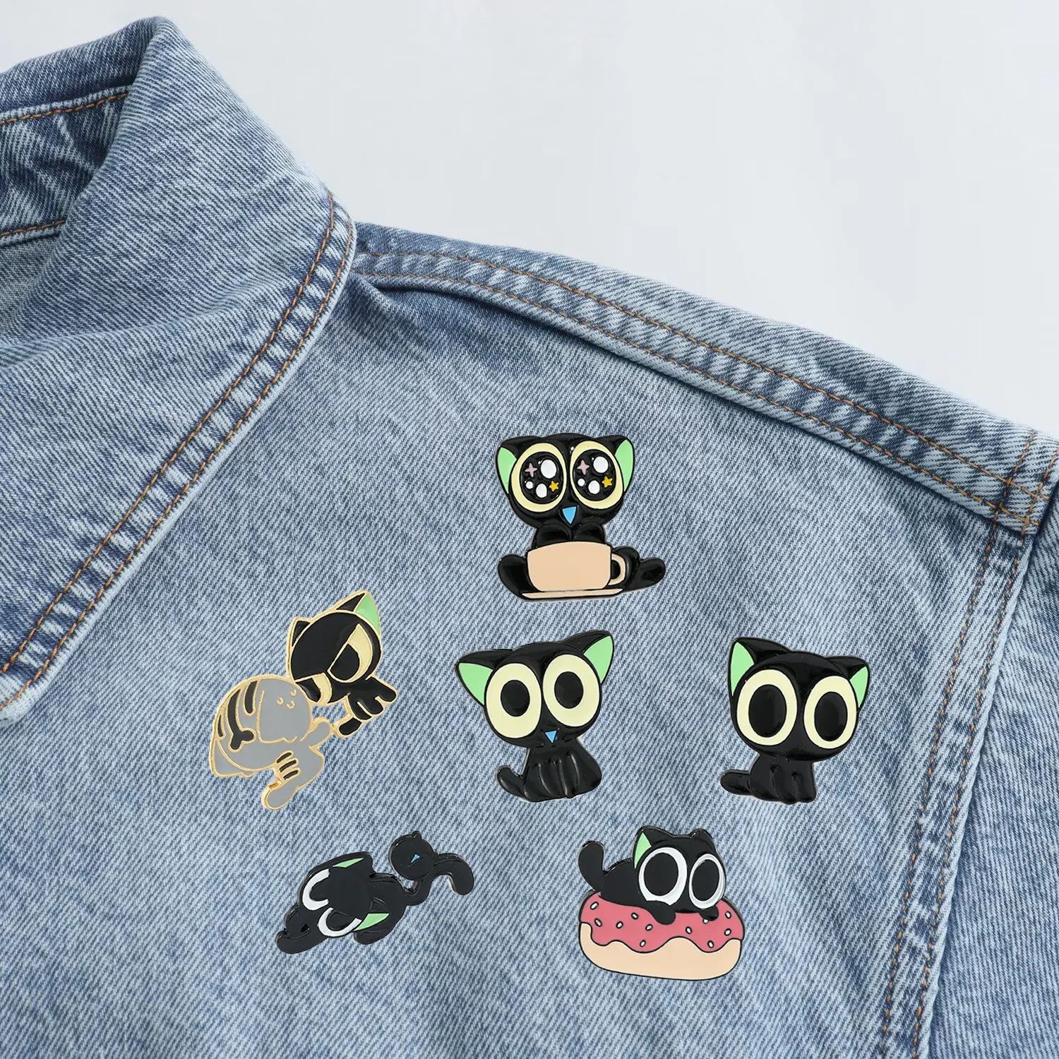 

1 Set Cartoon Cute Cat Metal Badge Luo Xiaohei Brooch Star Eye Little Black Cat Creative Drip Oil Bag Accessories Y2k Fashion