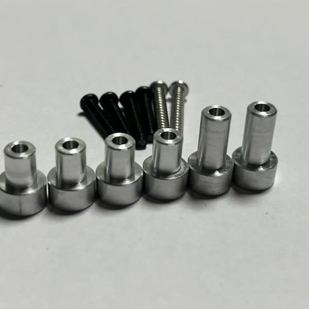 Metal Upgrade Shell Heightening Column for RC MN82, MN82S, MN82T, MN82P Modification with Larger Tires to Prevent Wheel Rubbing
