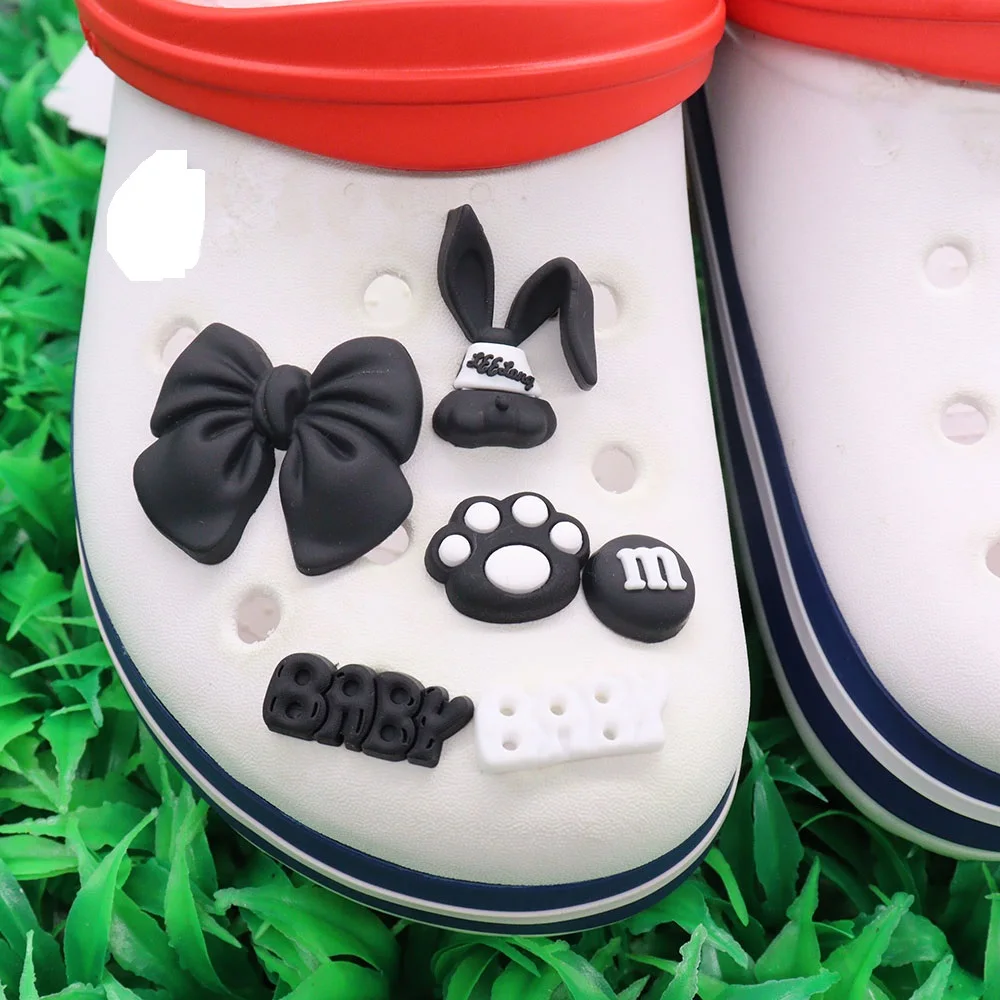 Single Sale 1pcs PVC Shoe Charms Buckle Paw Prints Chocolate Rabbit Bow Sandals Shoes Decoration Fit Wristbands Kids Party Gift