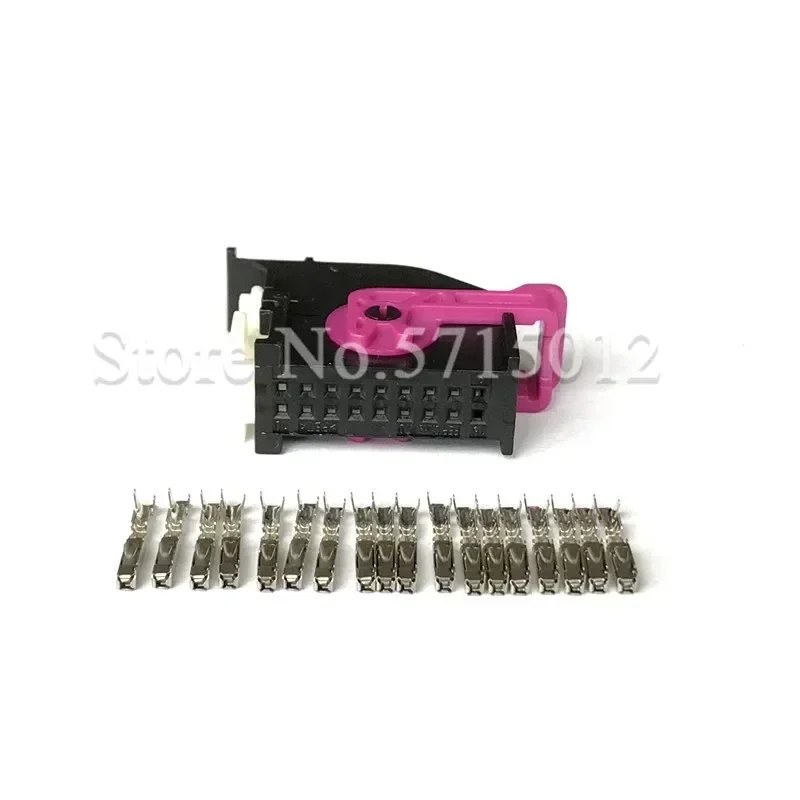 18 Hole 5Q0 972 718A Car ECU Socket Automotive Instrument Conenctor 5Q0972718A For VW GOLF Lamando