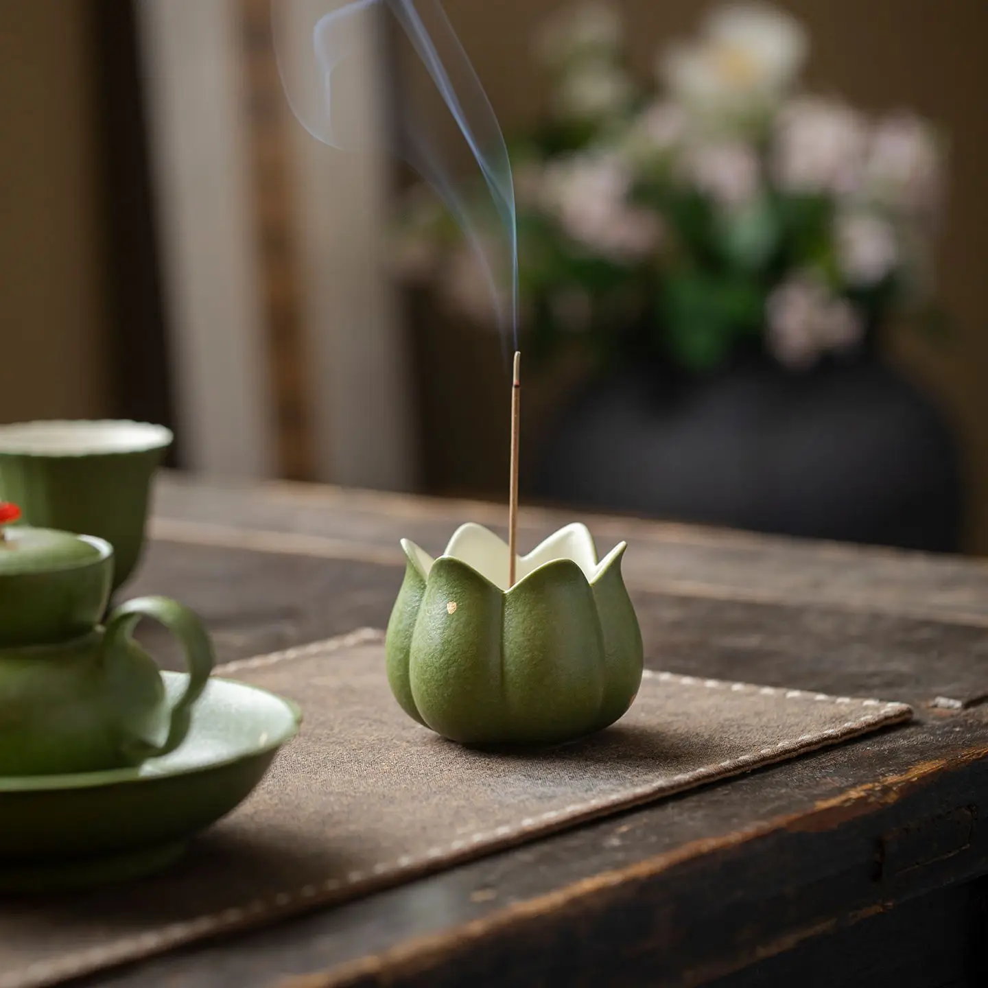 Tangerine Shape Glazed Ceramic Incense Burner, Gold Sprinkled Zen Stick Holder for Tea Room, Antique Home Decor