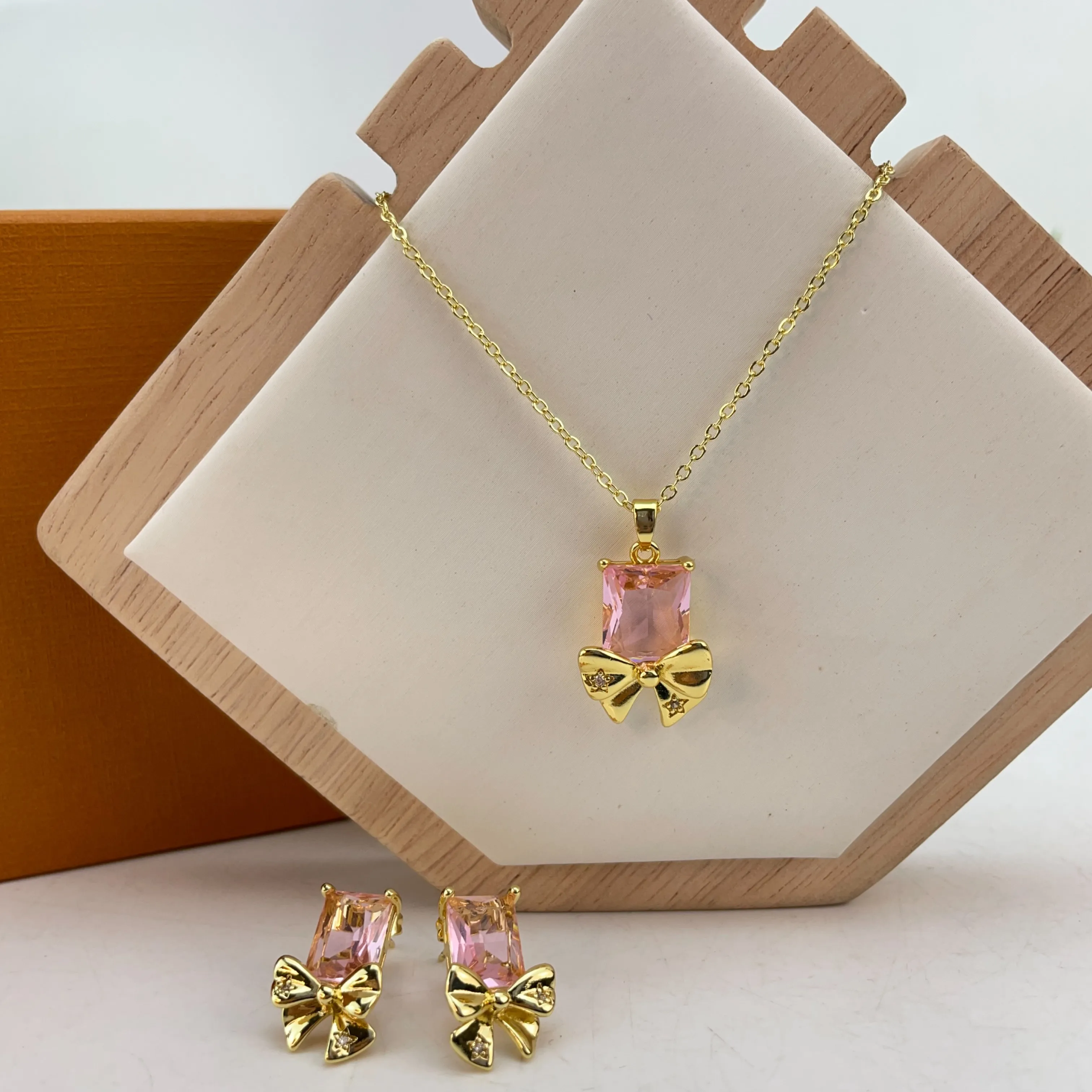 EMMA 2023 دبي الذهب اللون دائرة كبيرة أقراط النساء هندسية بيان انخفاض القرط الإناث كبيرة الحجم جريئة مجوهرات الإكسسوار #3