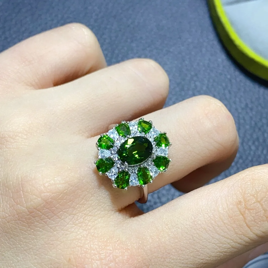 

S925 Sterling Silver Diopside Ring, 6x8mm & 3x4mm Natural Green Gemstones, Transparent Jewelry with Brilliant Luster